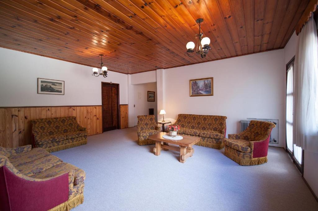 Hotel Vila Regina Кампус-ду-Жордау Экстерьер фото
