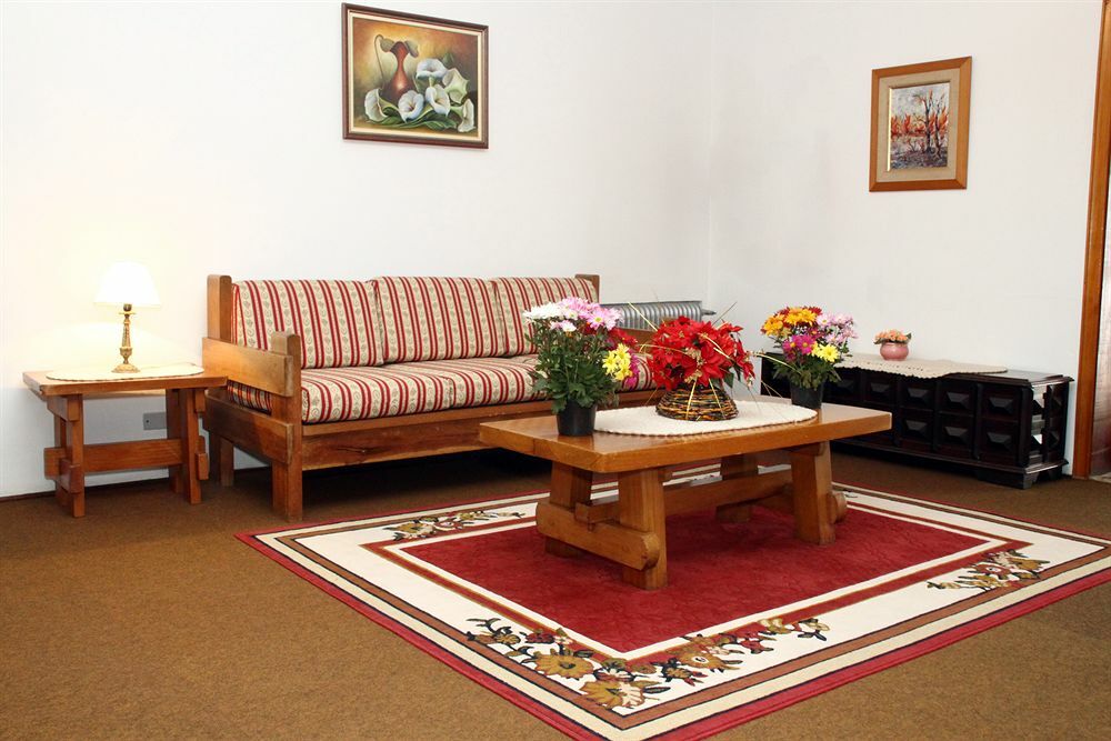 Hotel Vila Regina Кампус-ду-Жордау Экстерьер фото